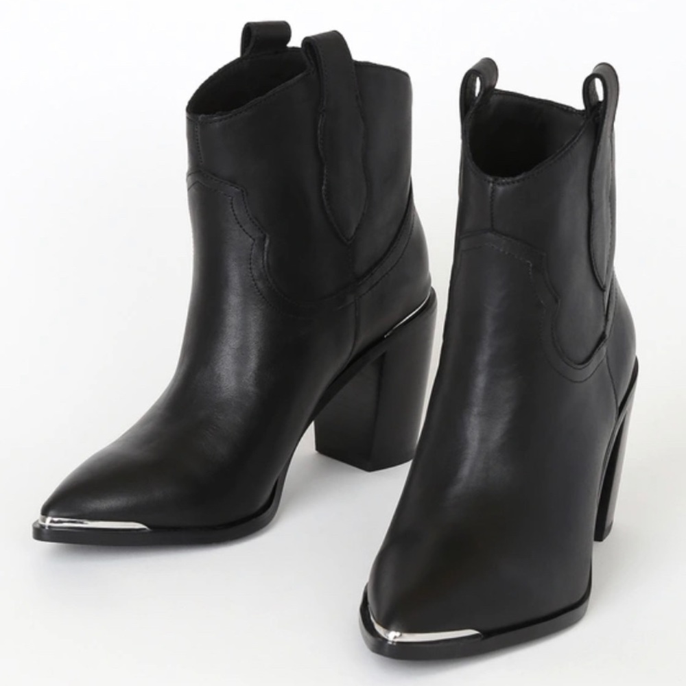 Steve Madden western style black booties